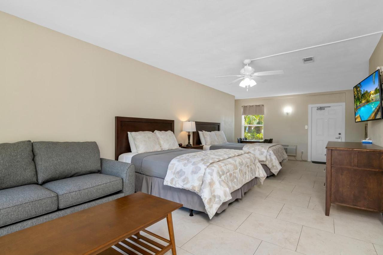 The Fairways Inn Of North Naples Buitenkant foto