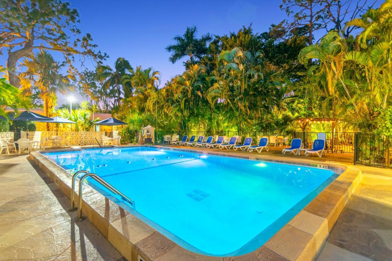 The Fairways Inn Of North Naples Buitenkant foto