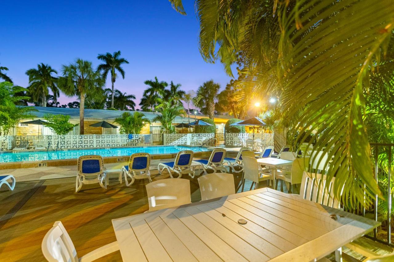 The Fairways Inn Of North Naples Buitenkant foto