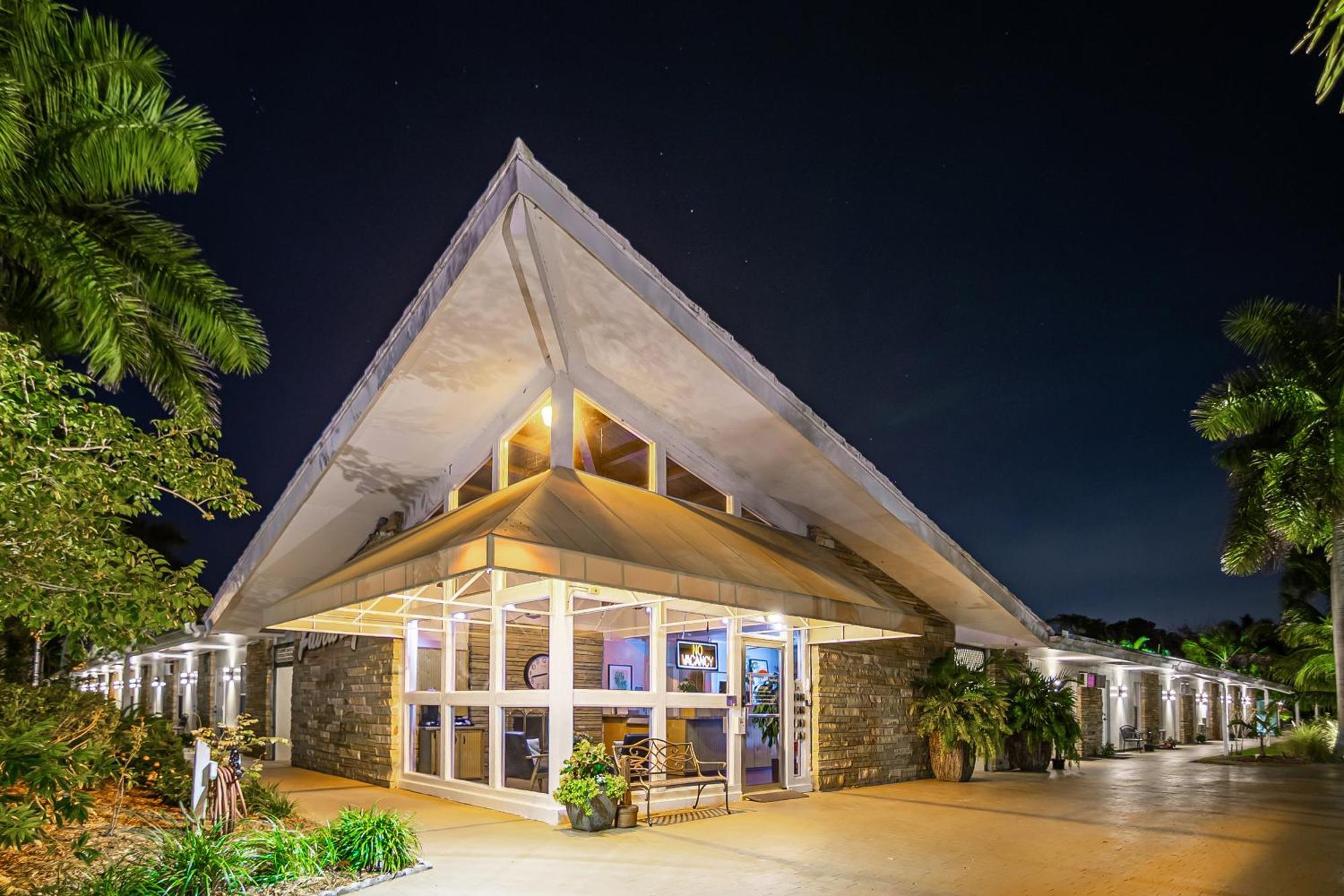 The Fairways Inn Of North Naples Buitenkant foto